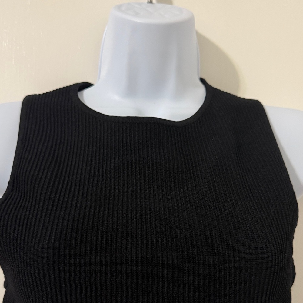 Babaton Black Ribbed Crop Top - Picture 4 of 15